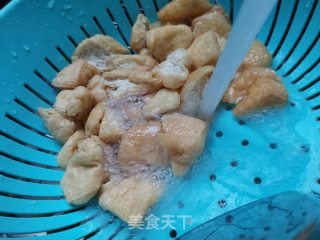 油豆腐炒肉的做法步骤：3