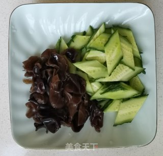 木须黄瓜的做法步骤：2