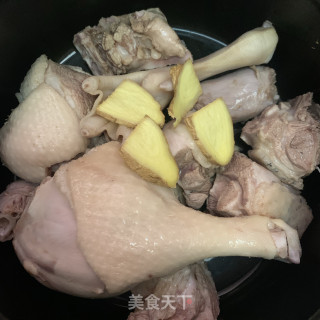 鲜笋鸭汤的做法步骤：4