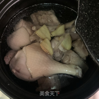 鲜笋鸭汤的做法步骤：5