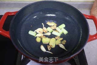 腔骨炖萝卜的做法步骤：3