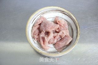 肉片胡萝卜茭白的做法步骤：2