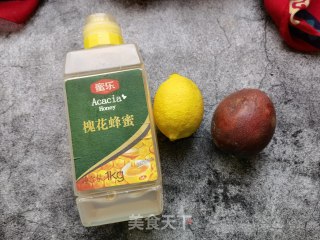 百香果柠檬蜂蜜水的做法步骤：1