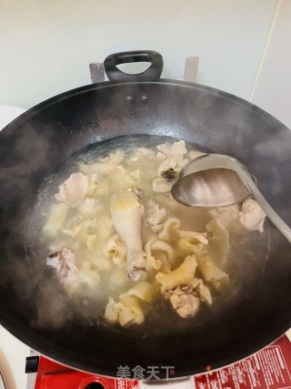 花胶鸡汤的做法步骤：4