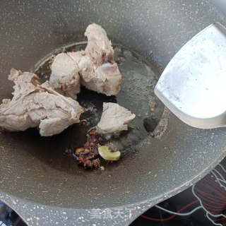 玉米脊骨炖芸豆的做法步骤：3