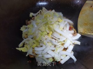 白菜头炒肉的做法步骤：4