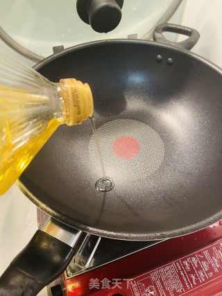 炝炒藜蒿的做法步骤：1