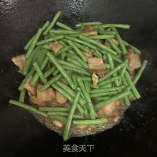 豆角炒五花肉的做法步骤：10