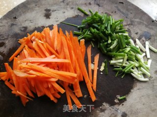 牛柳包菜炒粉丝的做法步骤：2