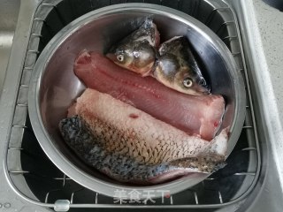 家常水煮鱼的做法步骤：1