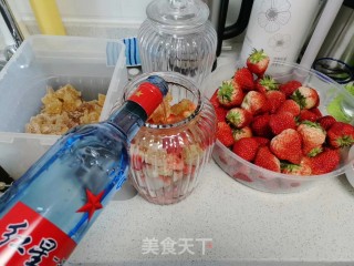 草莓酒????的做法步骤：3