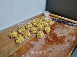 南瓜????花卷的做法步骤：5