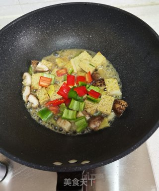 香菇烧冻豆腐的做法步骤：12