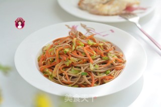 低脂美味的素炒荞麦面的做法步骤：7