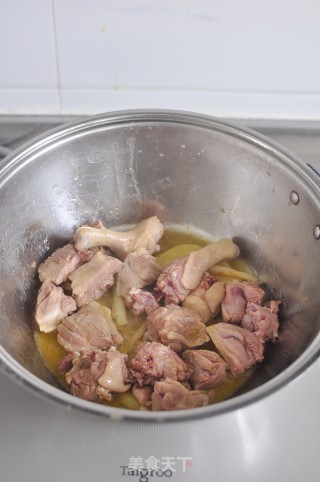 腐竹啤酒鸭的做法步骤：2