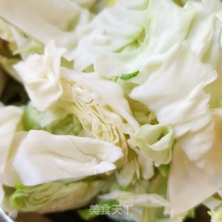 素炒包菜的做法步骤：1