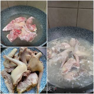 橄榄炖排骨鸽子汤的做法步骤：2