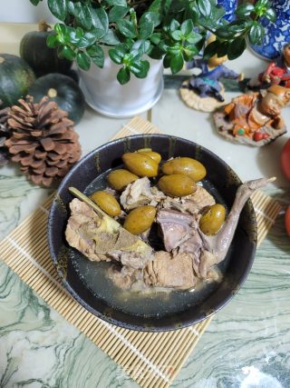 橄榄炖排骨鸽子汤的做法步骤：7