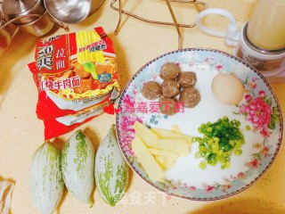 泡面也可以有营养的做法步骤：1