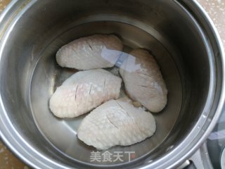 鸡翅炖小土豆的做法步骤：2