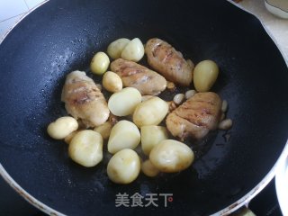 鸡翅炖小土豆的做法步骤：6