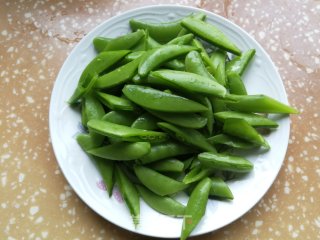 虾球豆角炒蛋的做法步骤：3