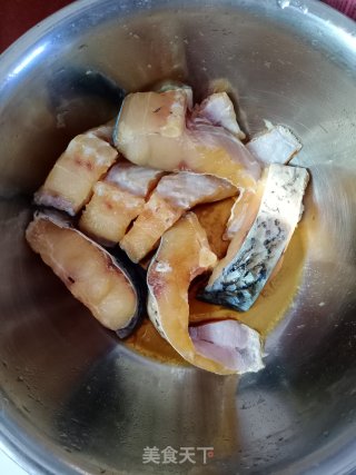 磨芋煮鱼的做法步骤：1