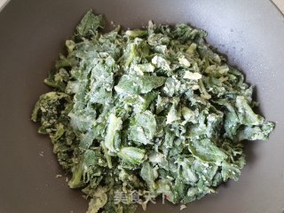 蒜瓣辣椒蒸炒根达菜的做法步骤：11