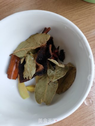 菜干焖排骨的做法步骤：5