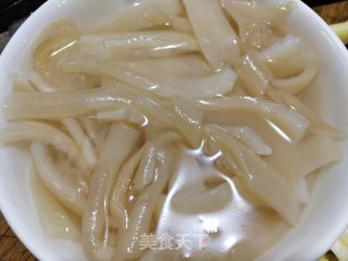 西芹炒海笋的做法步骤：4
