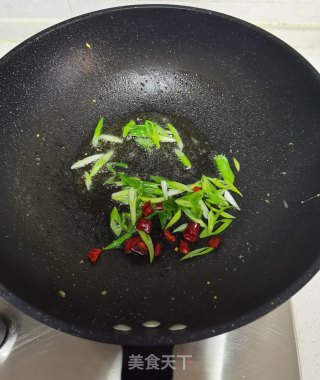 青椒炒鸡蛋的做法步骤：5