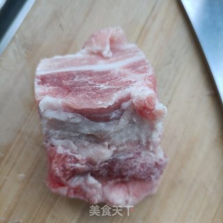 炒肉拌霞草的做法步骤：1