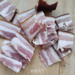 腊肉干锅土豆片的做法步骤：2