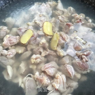洋葱鸡块咖喱饭的做法步骤：3