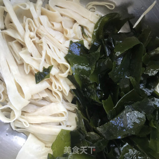 裙带菜拌豆皮的做法步骤：3
