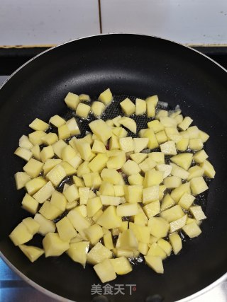蒜苔炒土豆的做法步骤：3