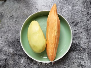 红薯土豆蒸芹菜叶的做法步骤：3
