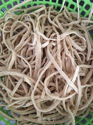 凉拌豆腐丝的做法步骤：2