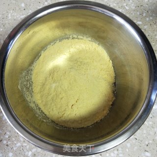 玉米面锅贴的做法步骤：1