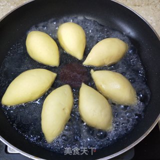 玉米面锅贴的做法步骤：12