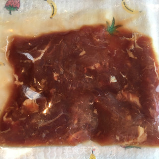 牛柳炒莴笋的做法步骤：2