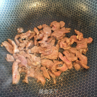牛柳炒莴笋的做法步骤：5