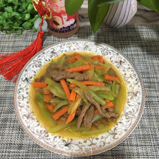 牛柳炒莴笋的做法步骤：8
