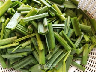 腊味炒蒜苗的做法步骤：1