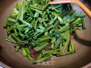 腊味炒蒜苗的做法步骤：6