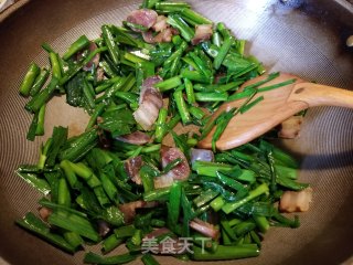 腊味炒蒜苗的做法步骤：7