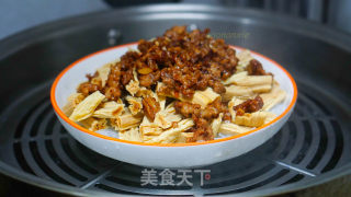 蒜蓉肉末蒸腐竹的做法步骤：8