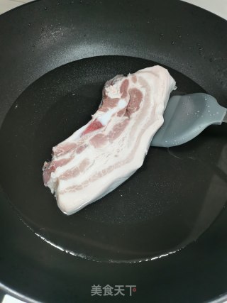 香菇肉末煮雷公根的做法步骤：1