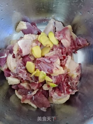 高压锅焖鸭的做法步骤：2