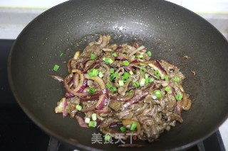 洋葱炒牛肉的做法步骤：6